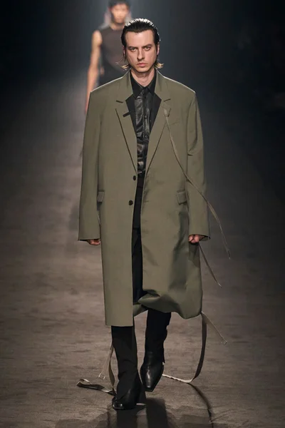 Look 40